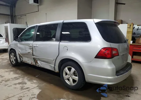 2010 Volkswagen Routan Se from USA, damaged, VIN 2V4RW3D16AR245893